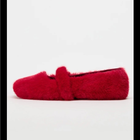 Zara Red Fuzzy Flats NEW - Picture 5 of 16